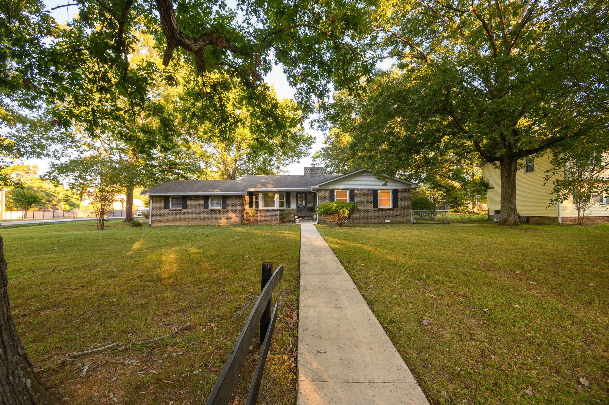 212 Macs Ln
