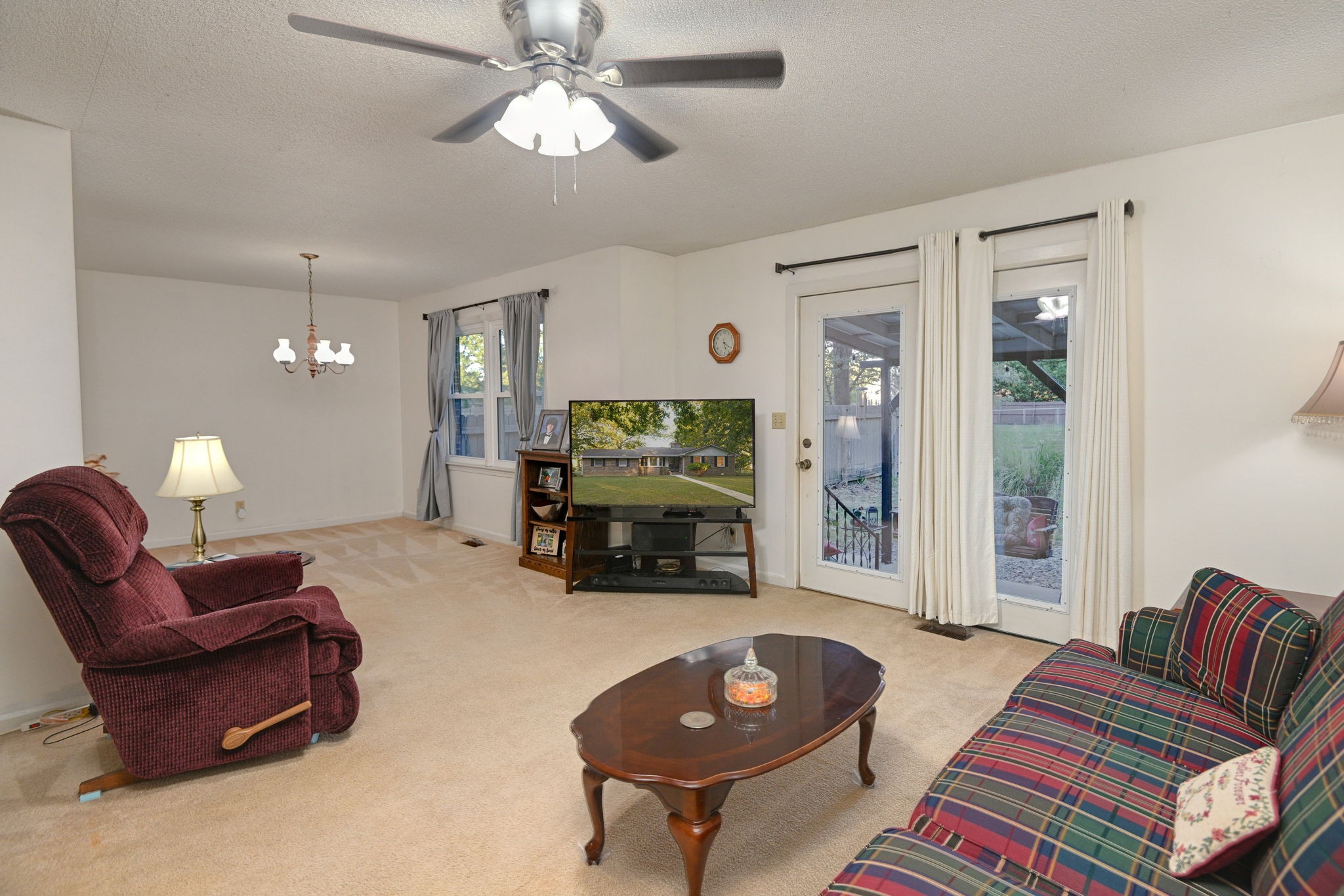 212 Macs Ln