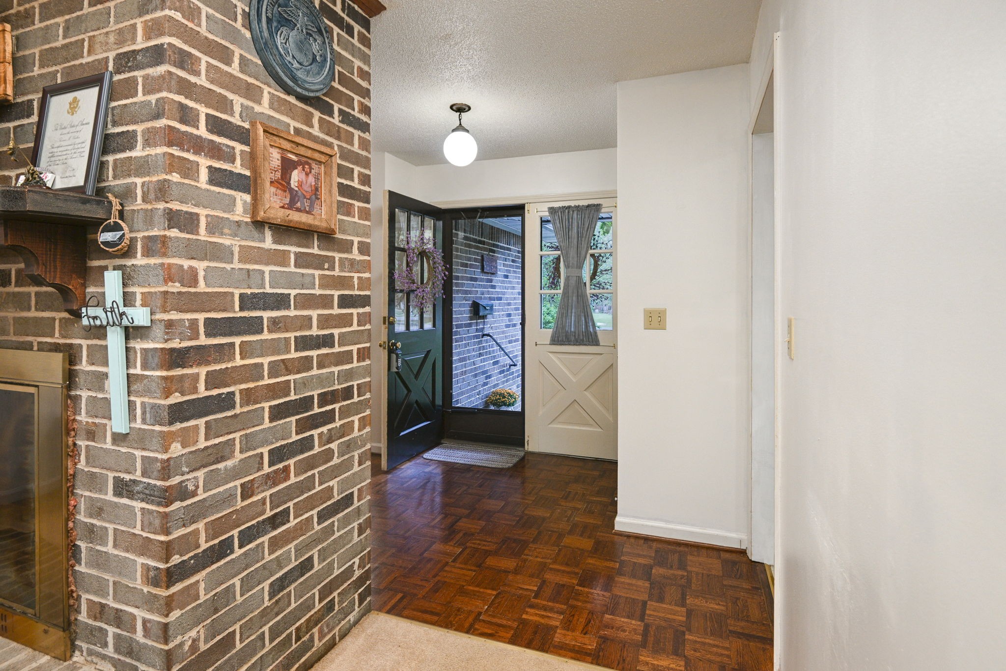 212 Macs Ln