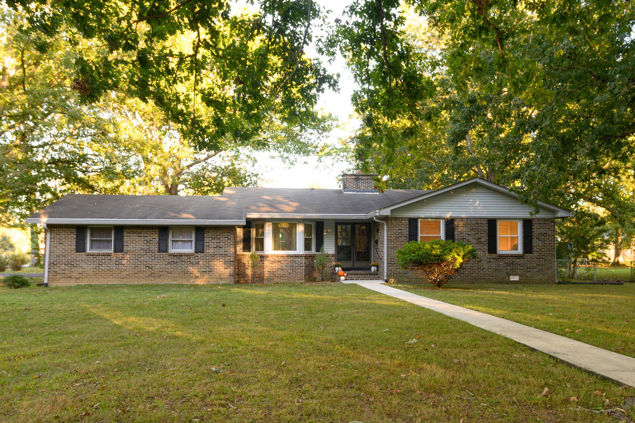 212 Macs Ln