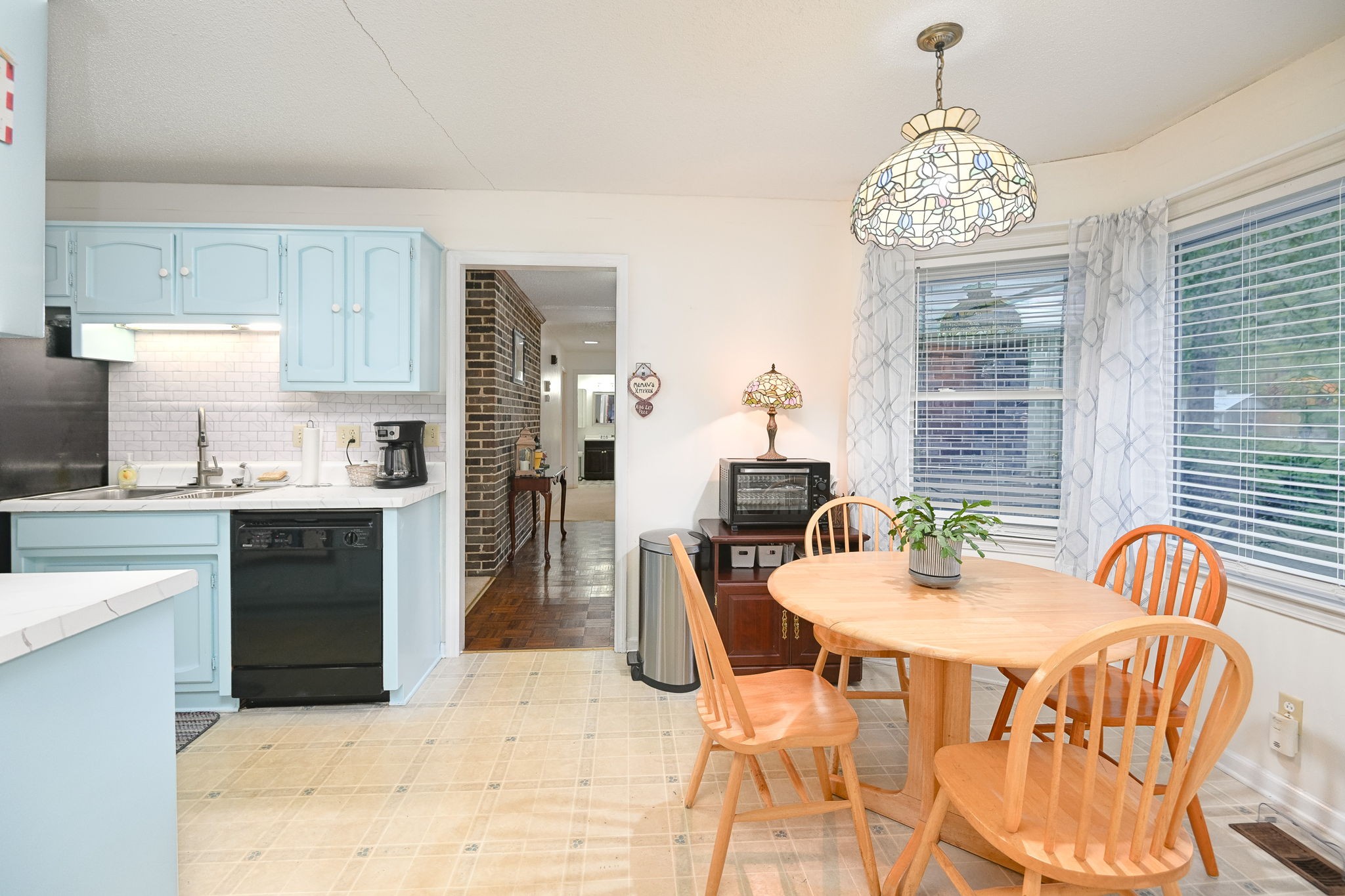 212 Macs Ln