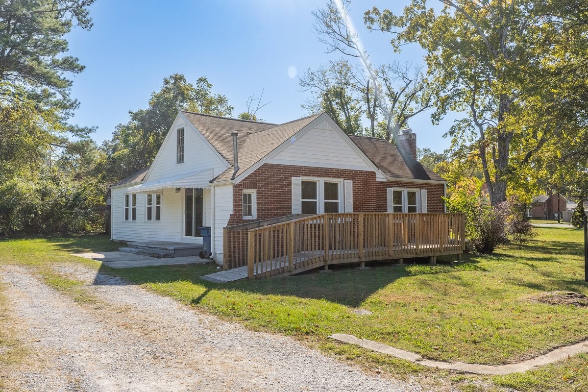 502 E Main St, E