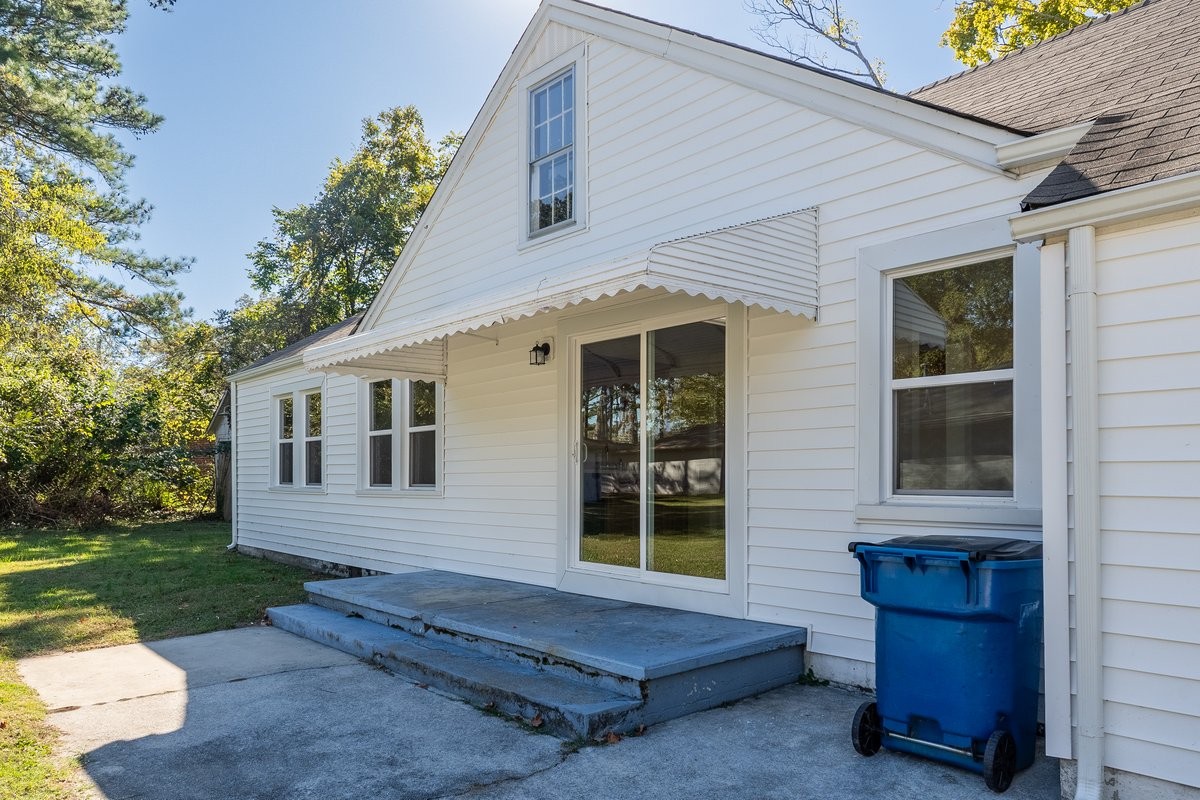 502 E Main St, E