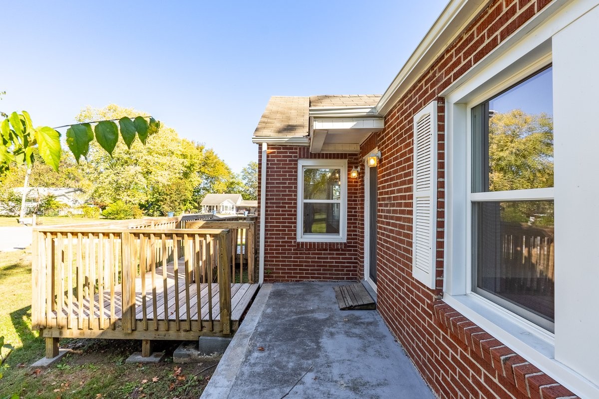 502 E Main St, E