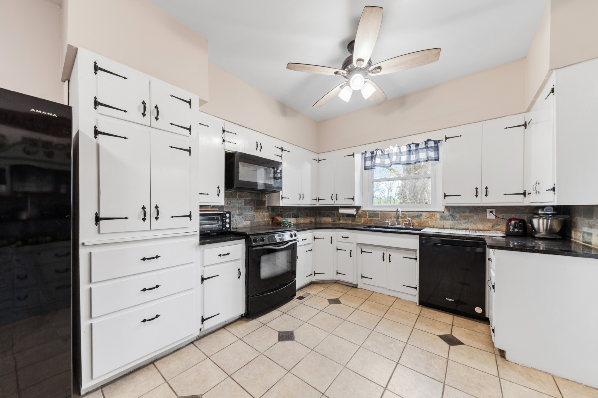 924 Boonshill Rd