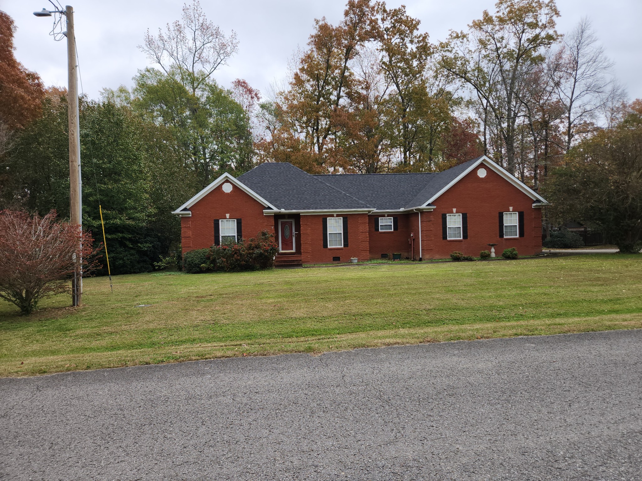 2004 Oakwood Dr