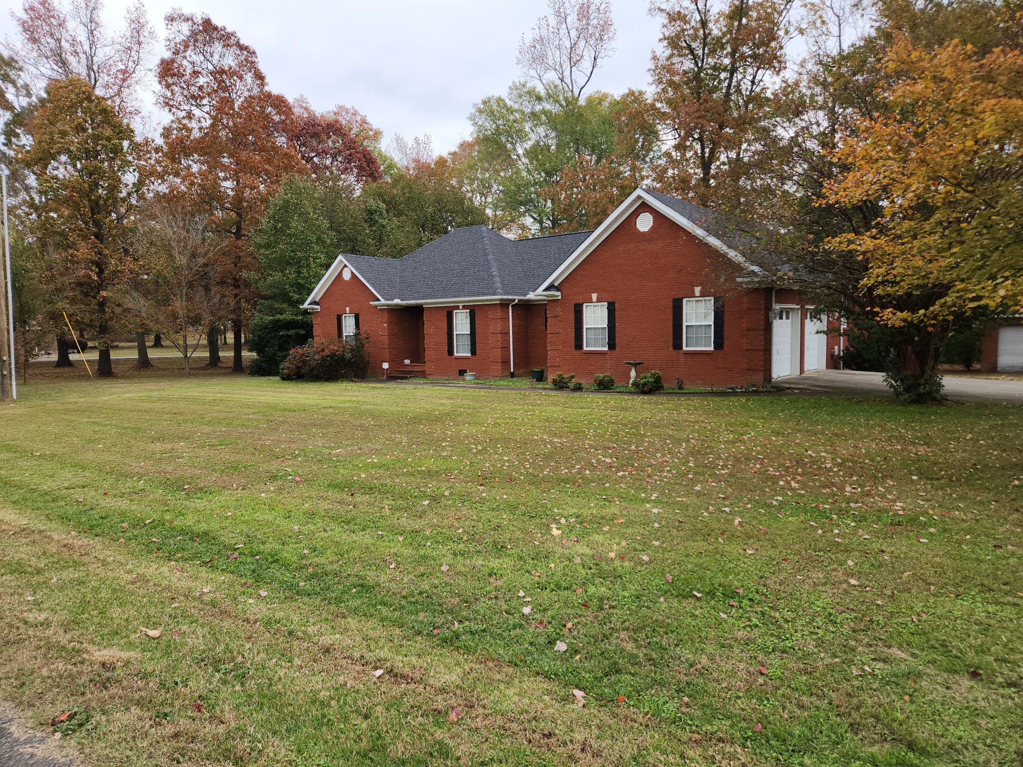 2004 Oakwood Dr