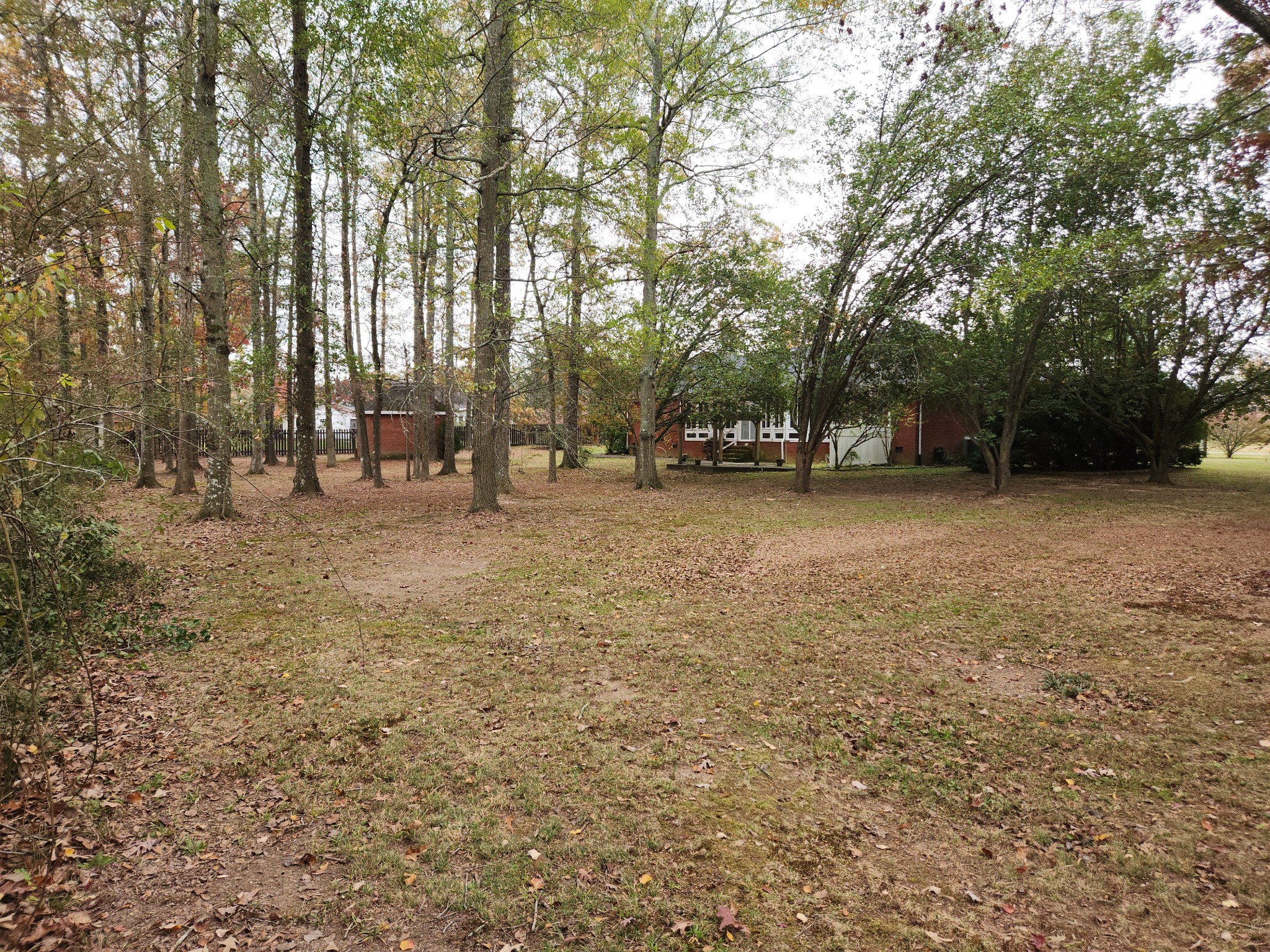 2004 Oakwood Dr
