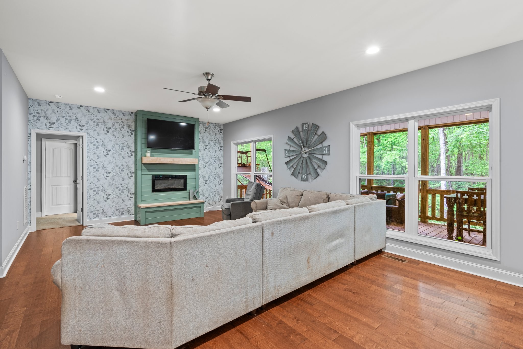 566 Deepwoods Rd