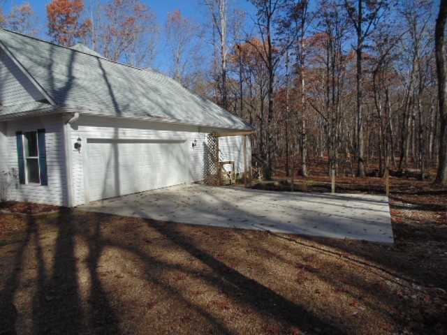 566 Deepwoods Rd