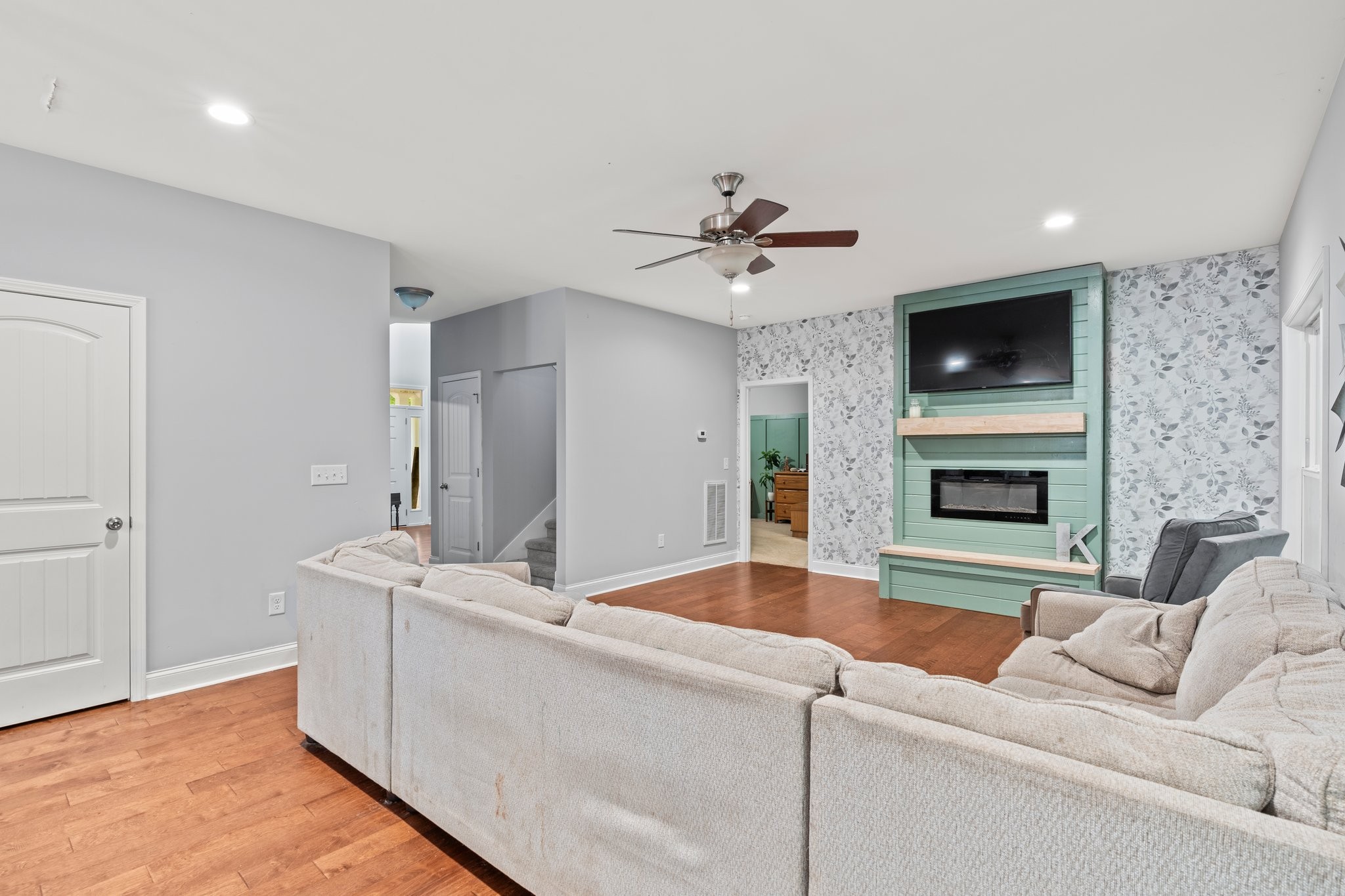 566 Deepwoods Rd