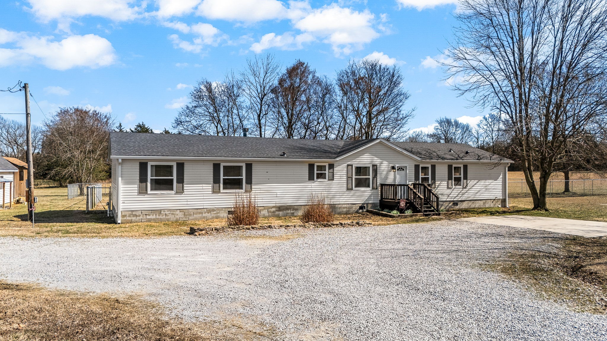 395 Whitaker Rd