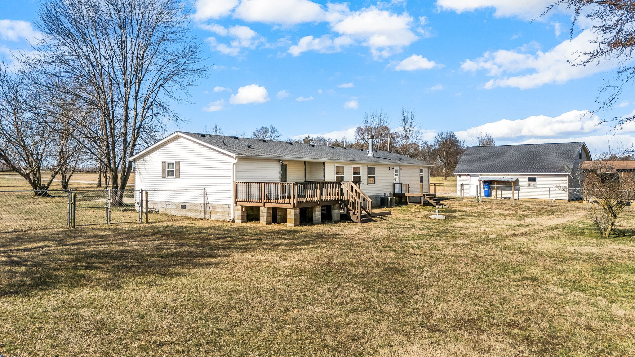 395 Whitaker Rd