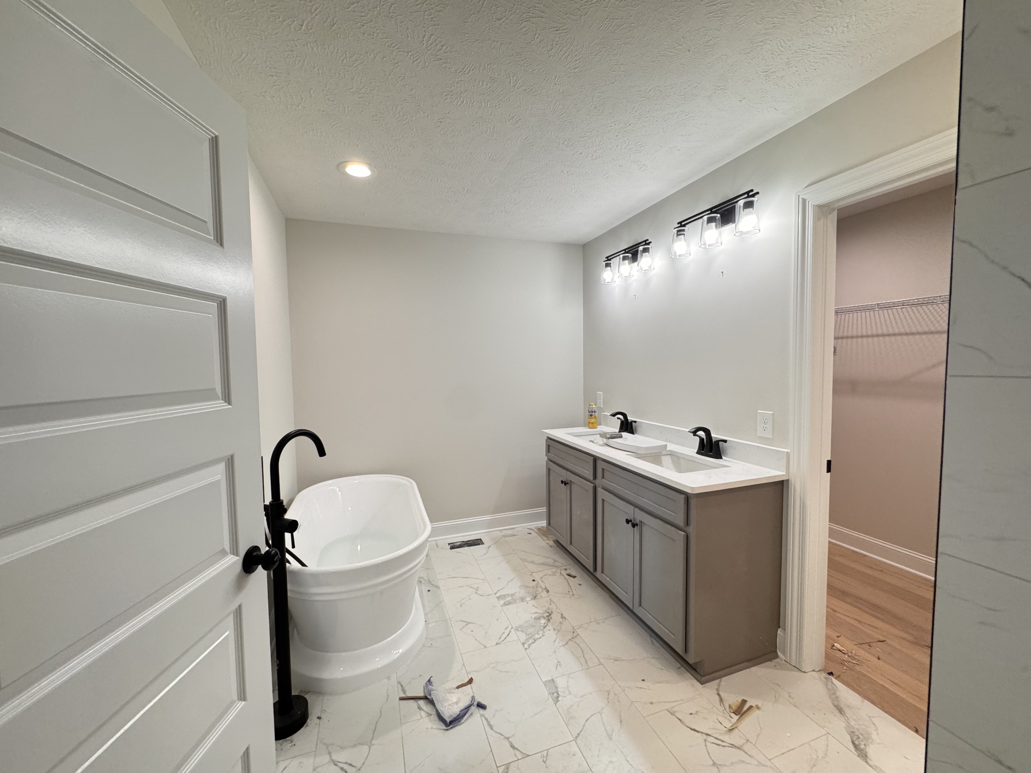 307 Lee Ln