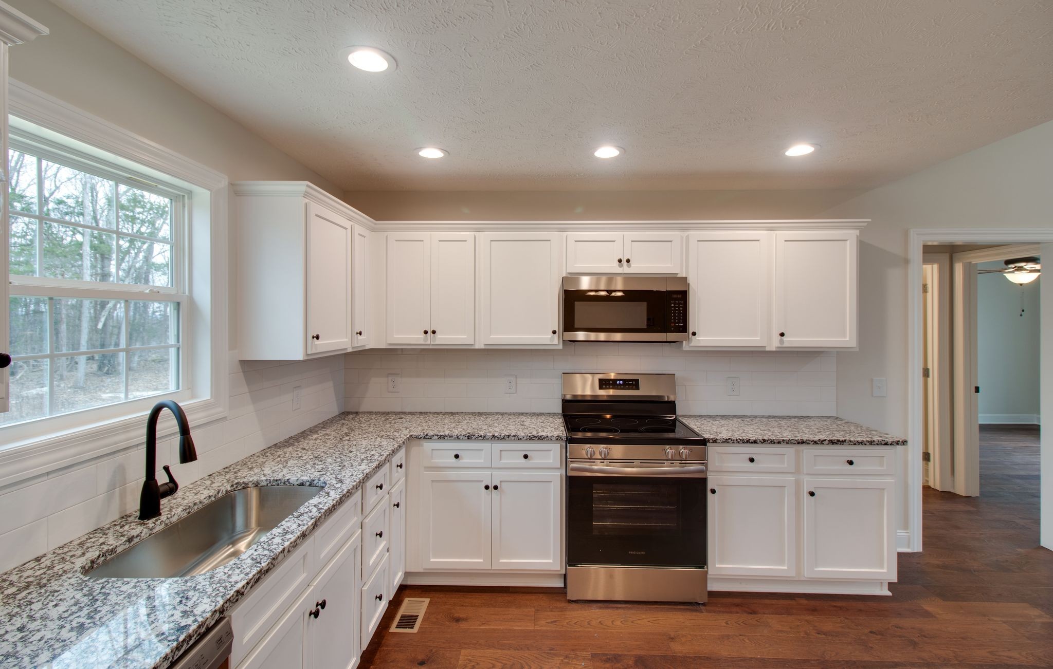 311 Lee Ln