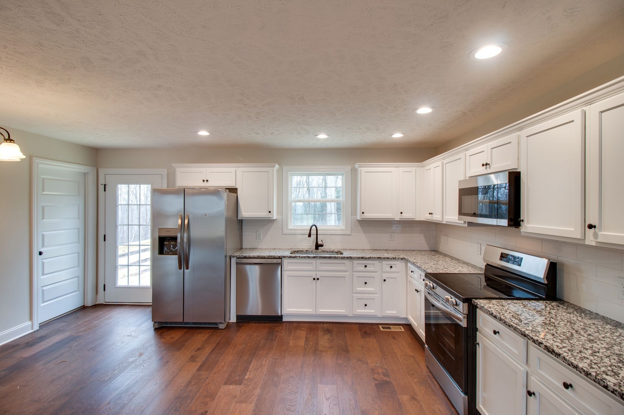 311 Lee Ln