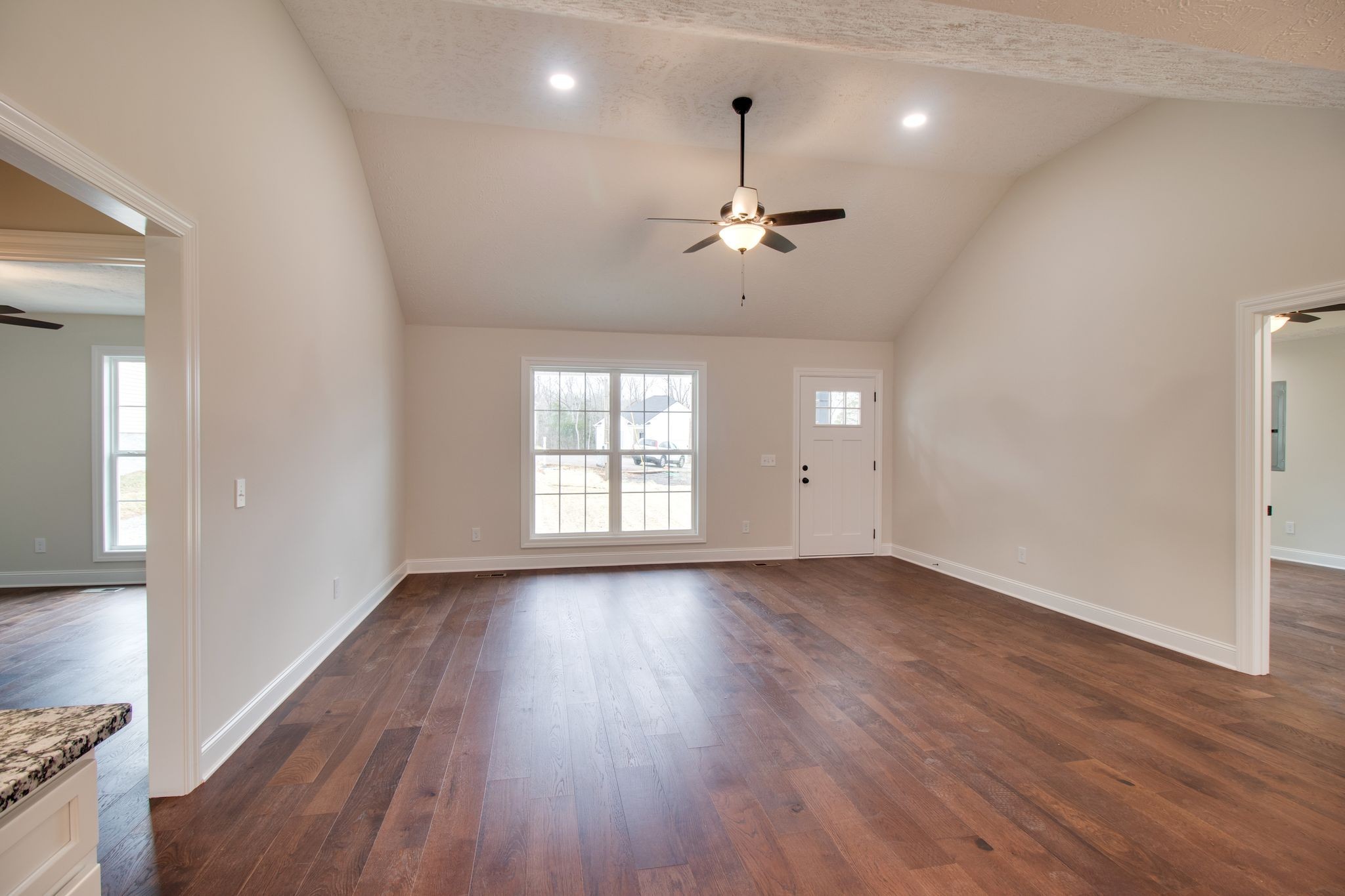 311 Lee Ln