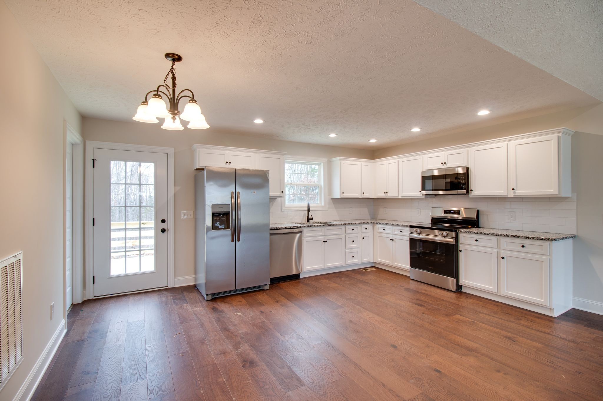 311 Lee Ln