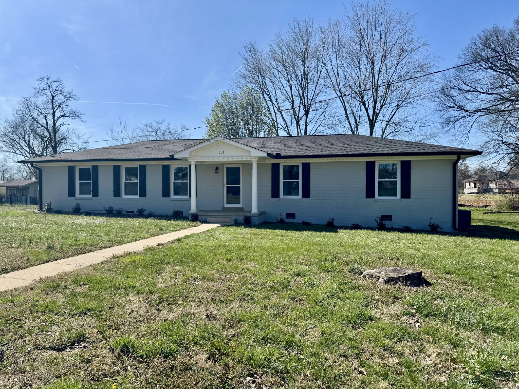 203 Sun Cir