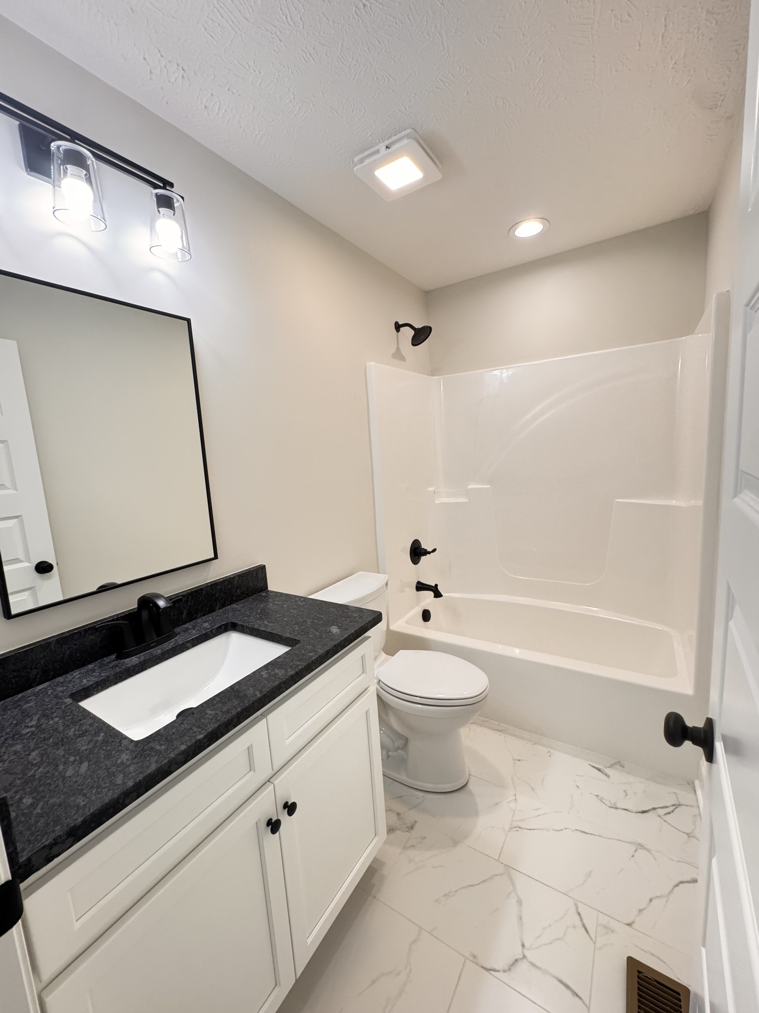 312 Lee Ln
