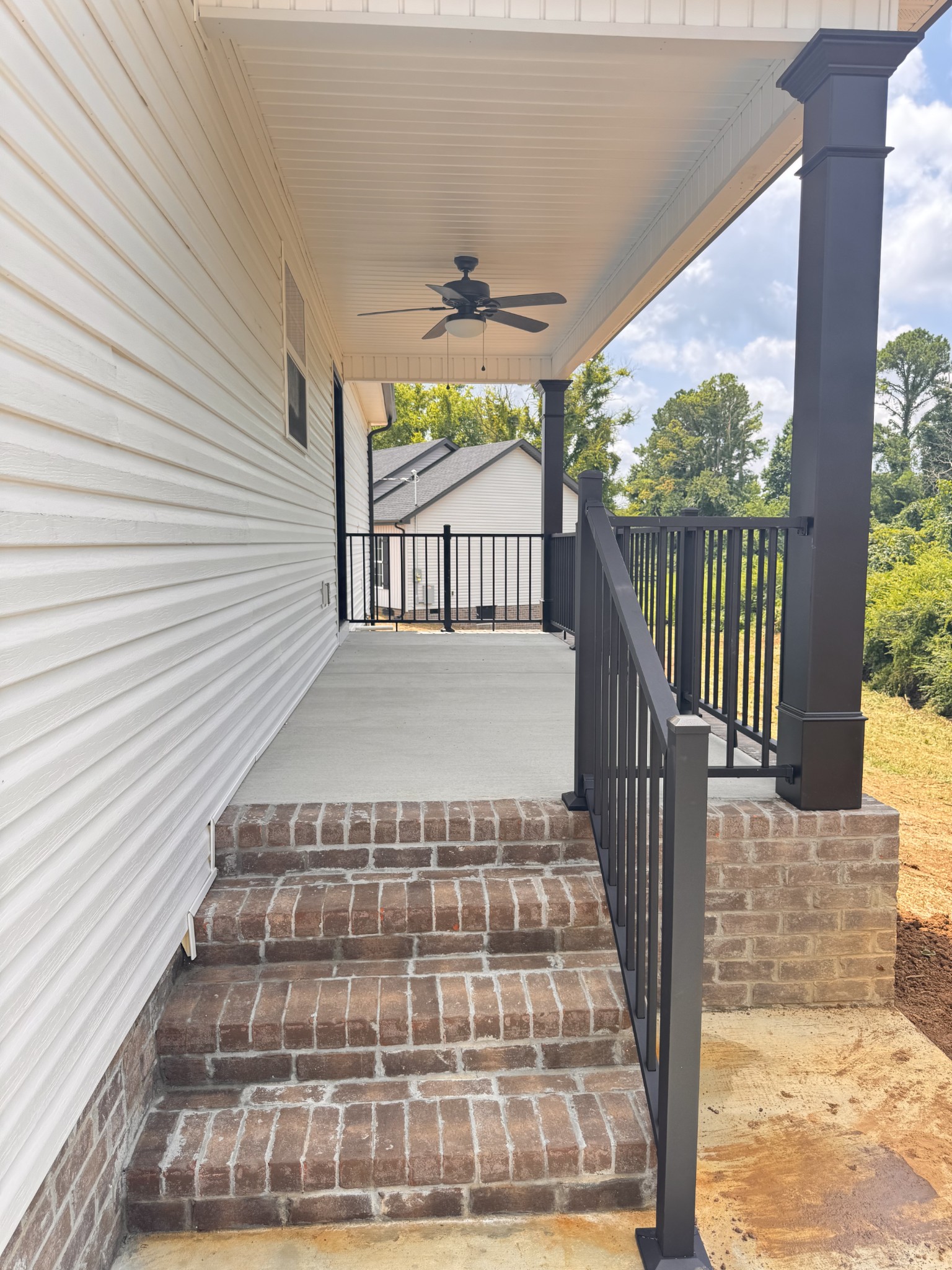 312 Lee Ln