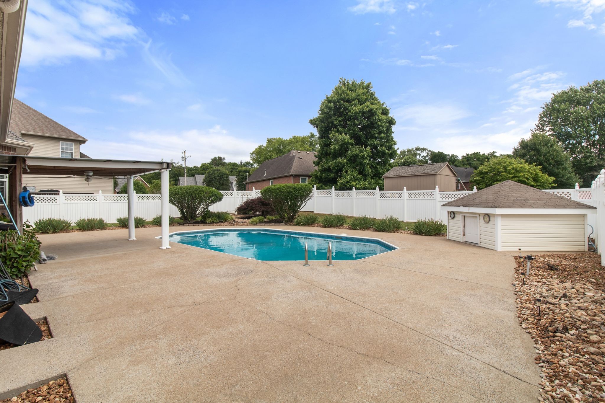 902 Stewart Valley Dr