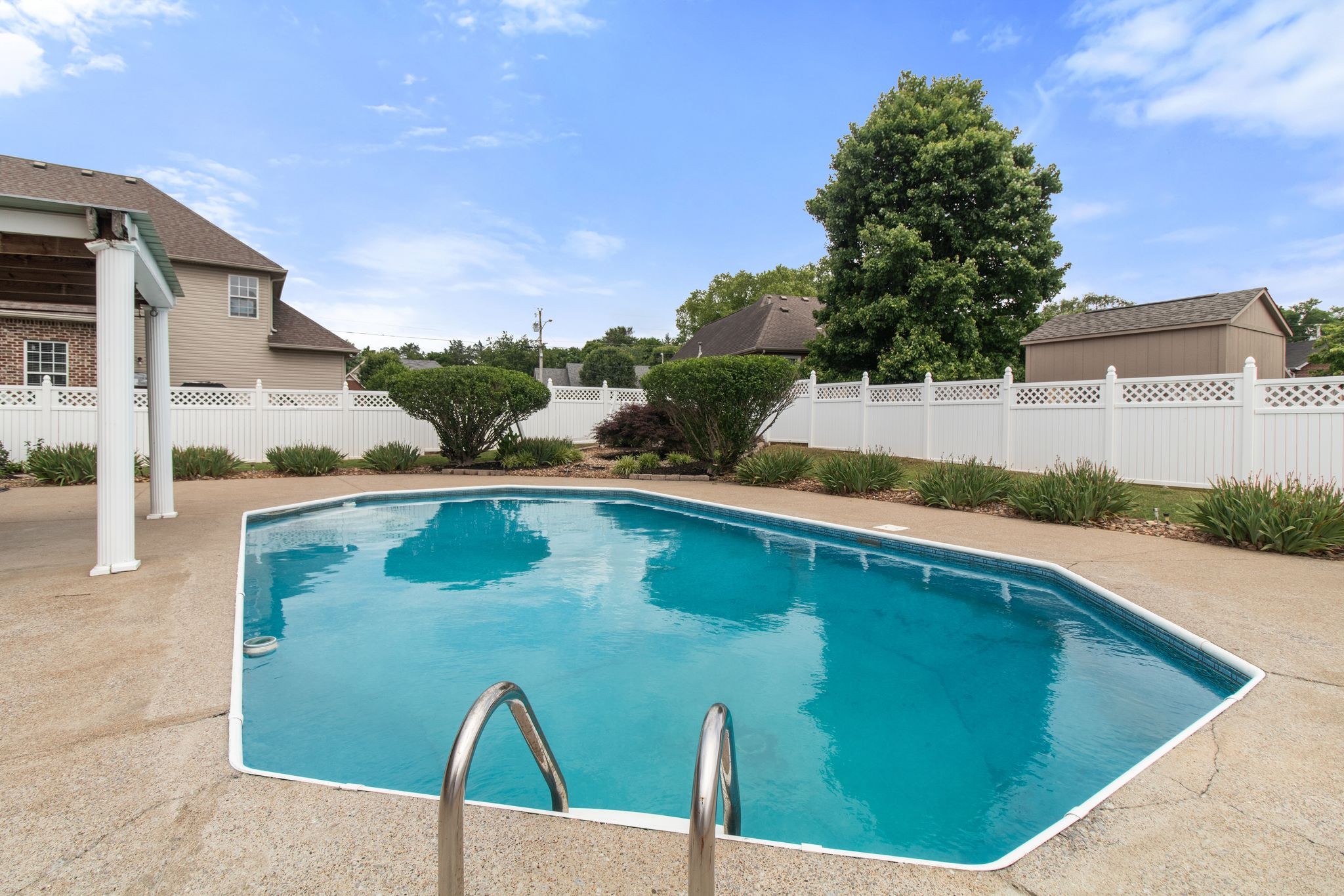 902 Stewart Valley Dr