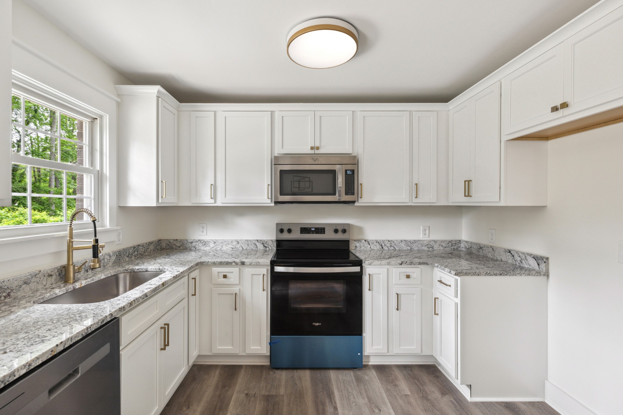 808 Maplehill Dr