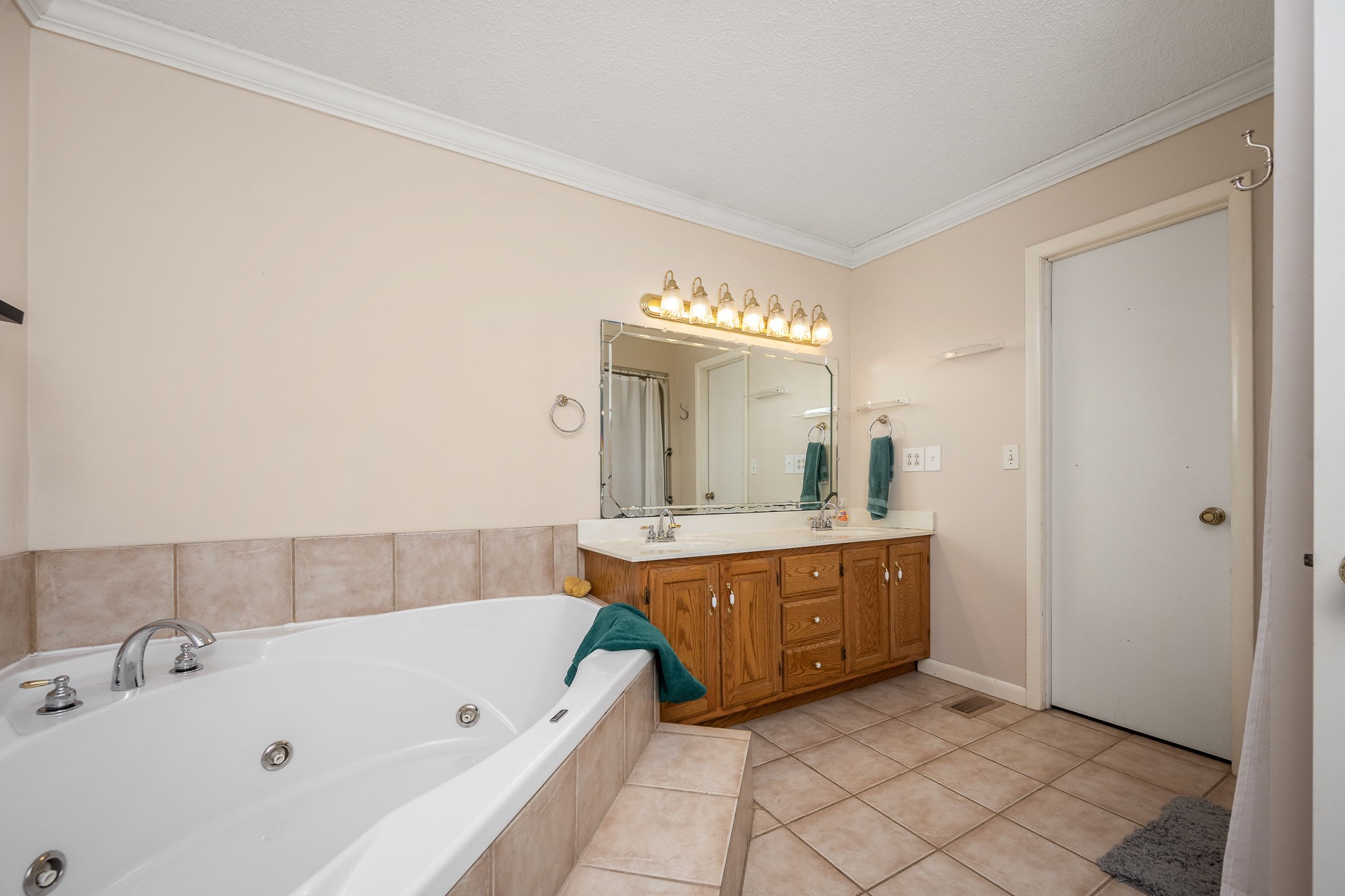 704 Williamson Hollow Rd