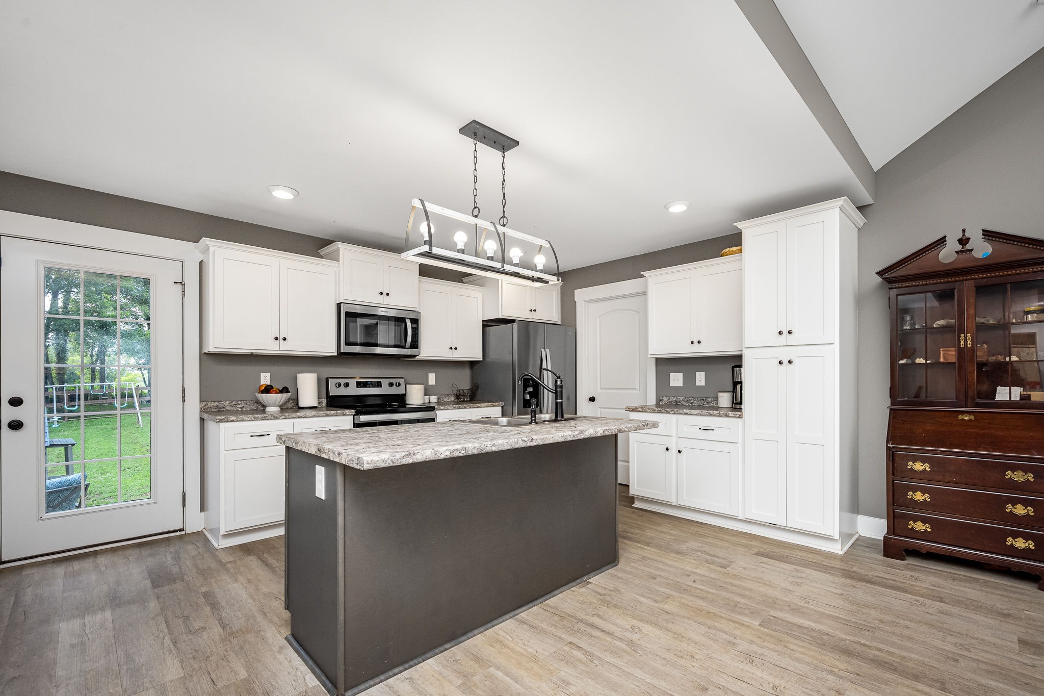 136 Beechwood Ave