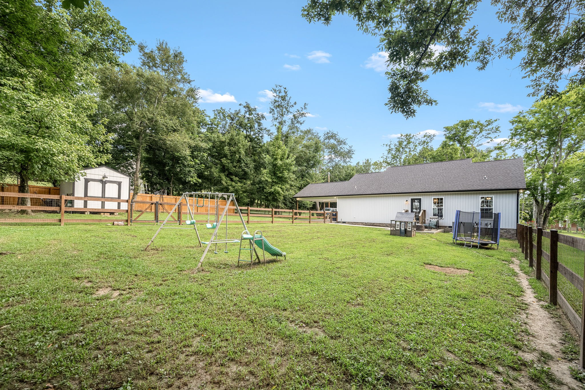 136 Beechwood Ave
