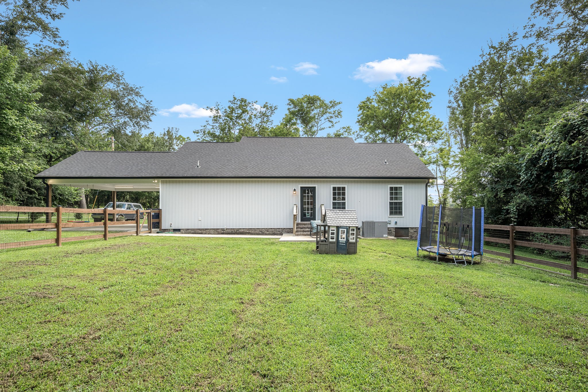 136 Beechwood Ave