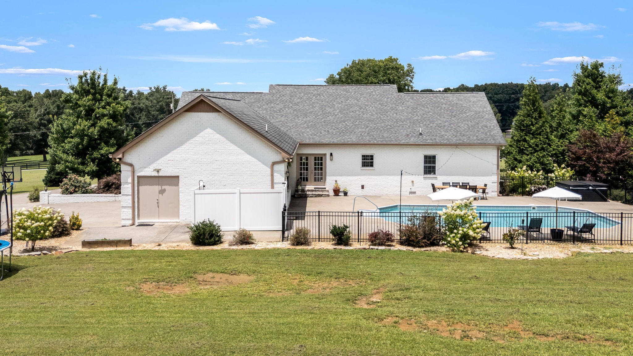 2376 Fairfield Pike