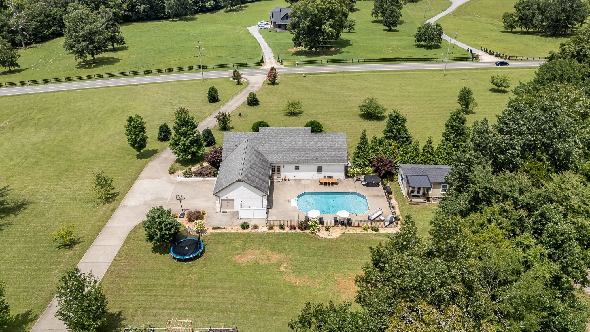2376 Fairfield Pike