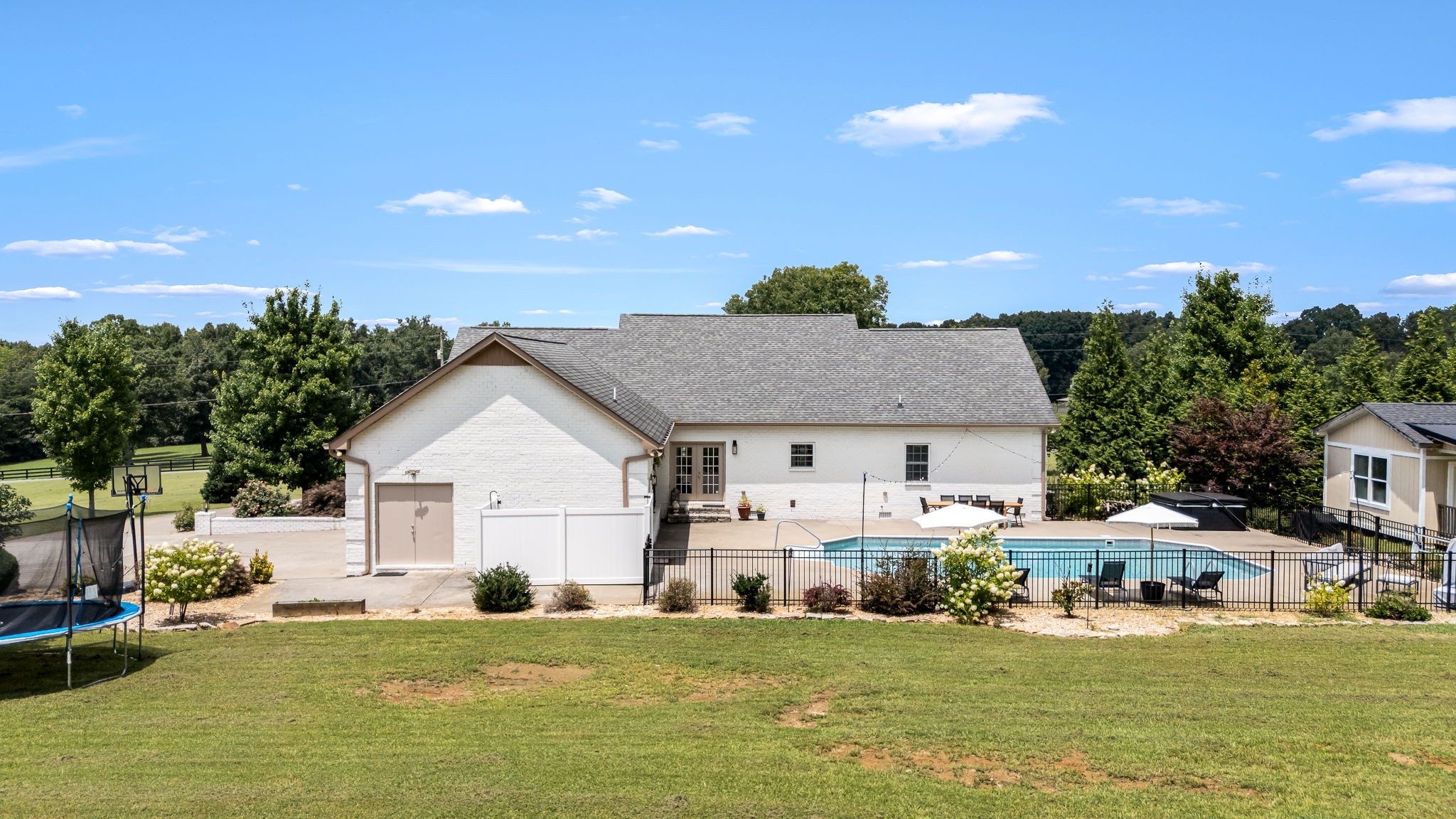 2376 Fairfield Pike