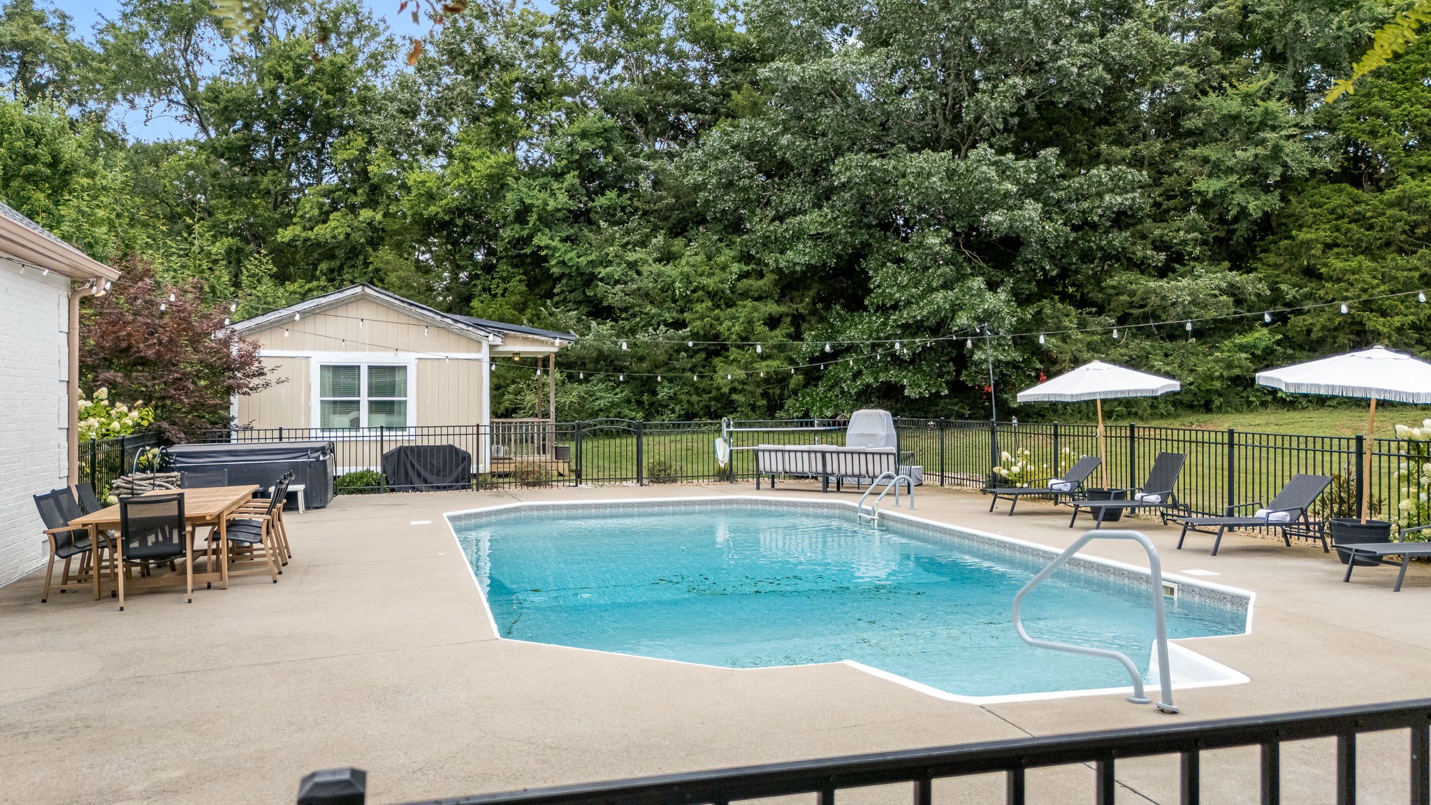 2376 Fairfield Pike
