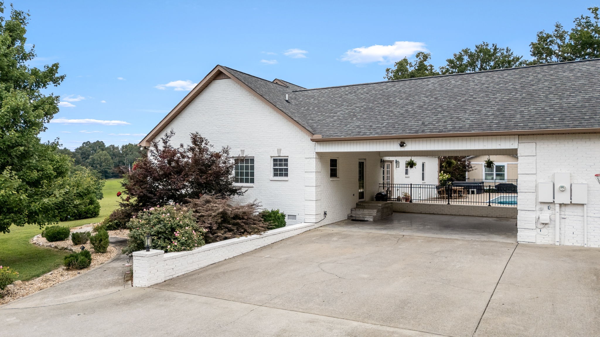 2376 Fairfield Pike