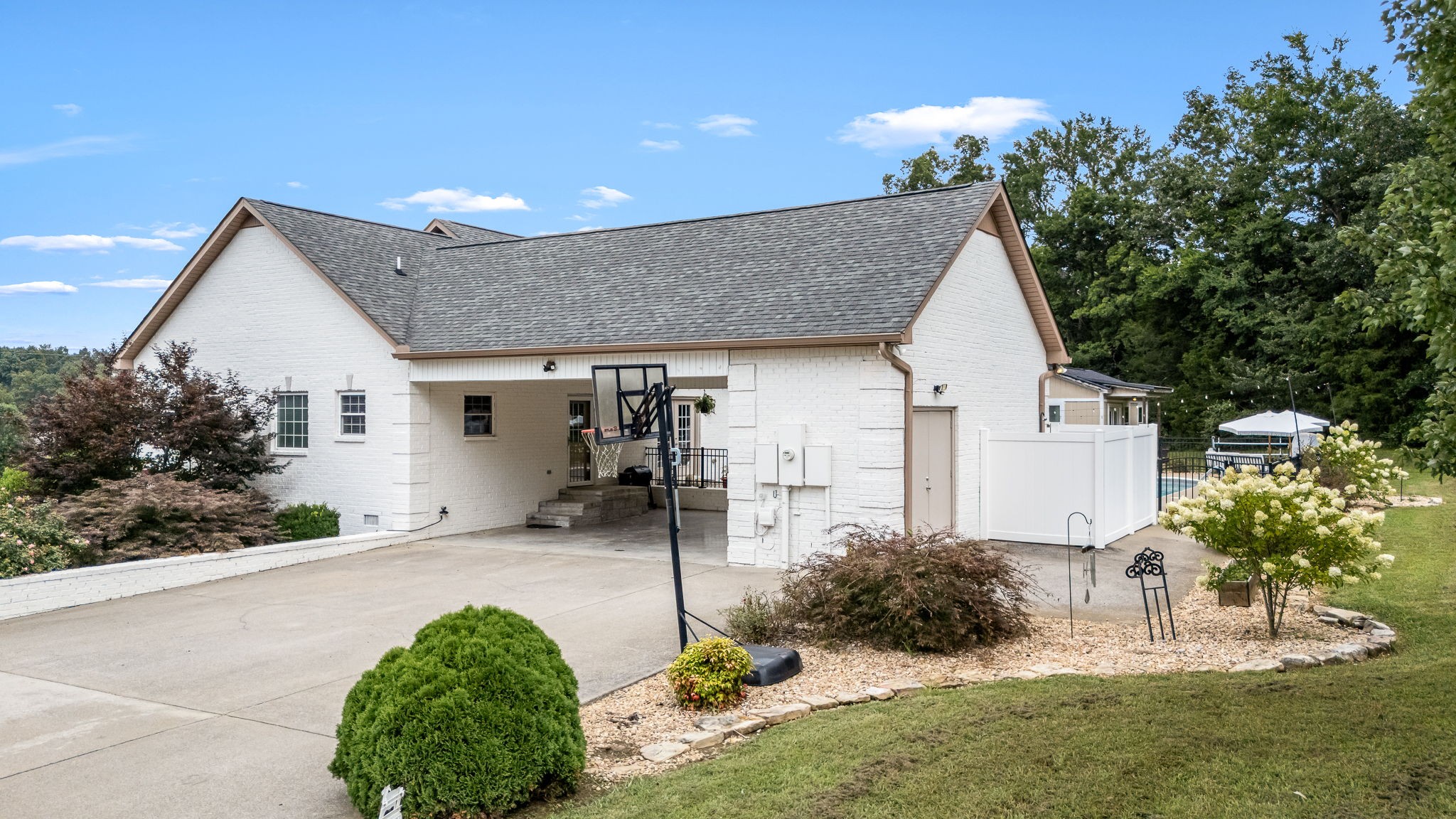 2376 Fairfield Pike