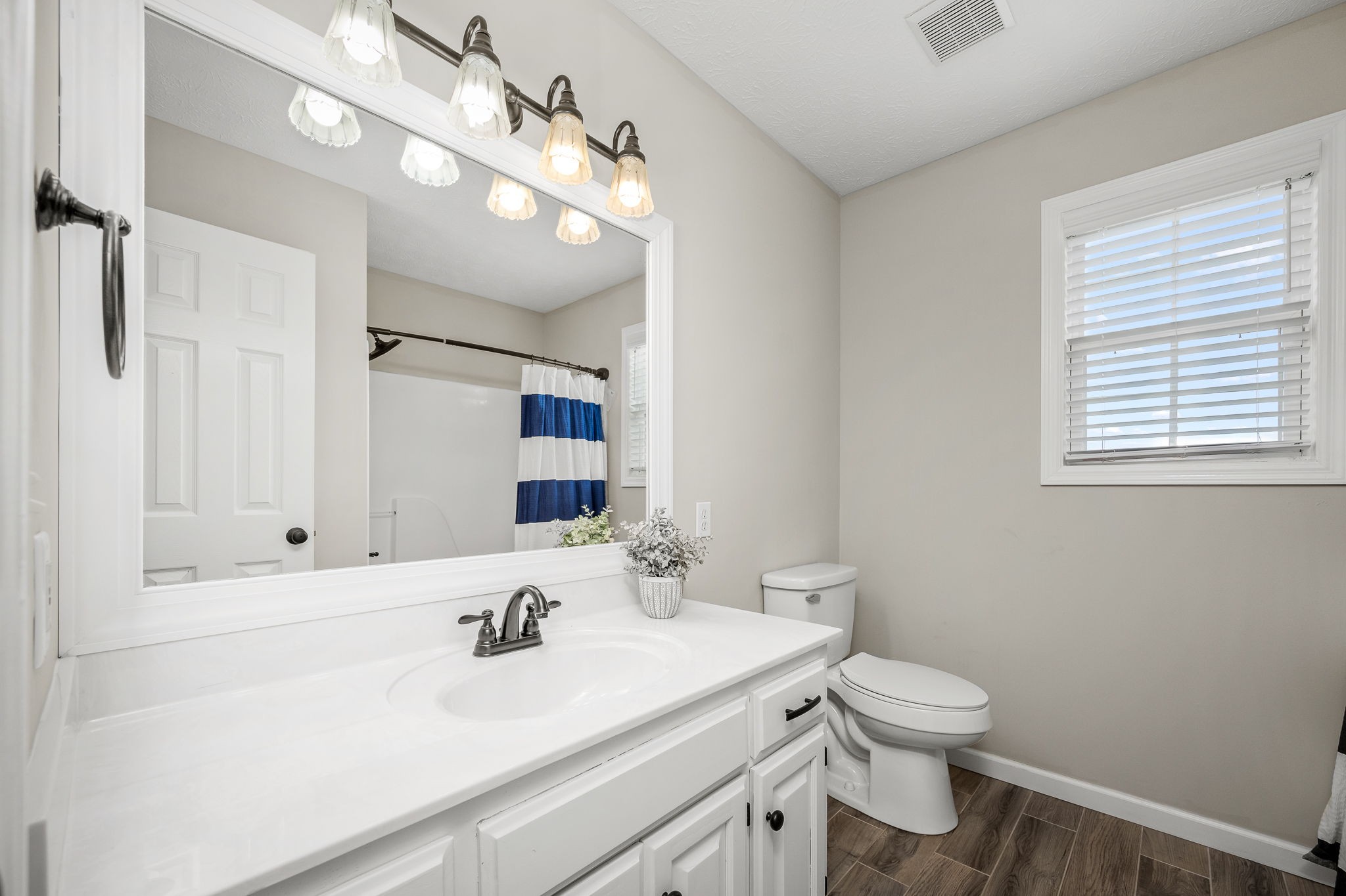 4274 Highway 41A, N