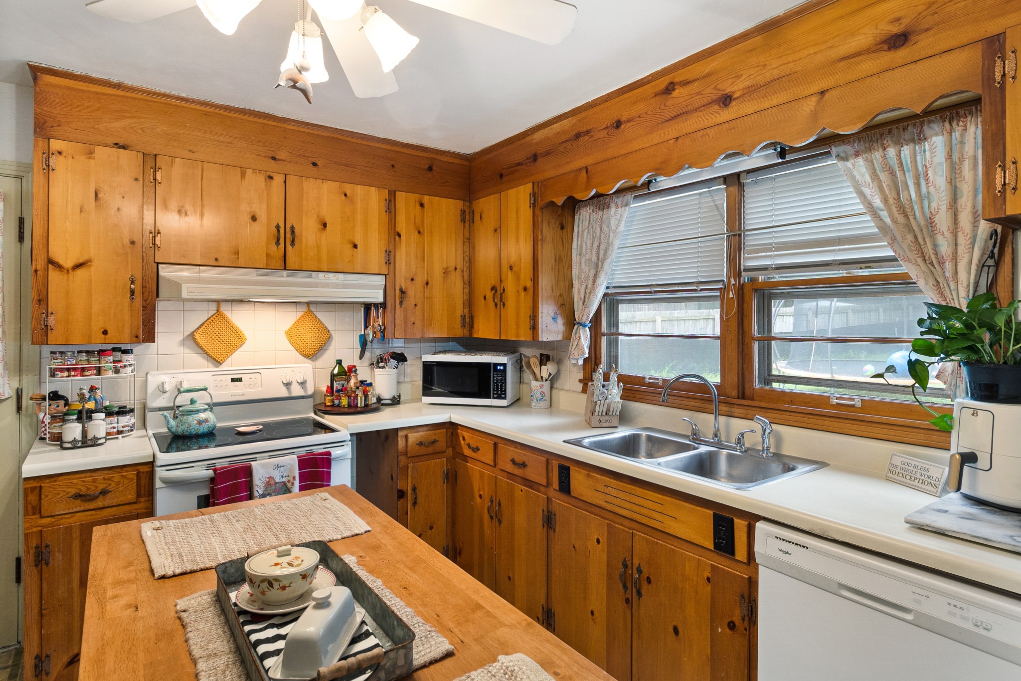 217 Chestnut Dr