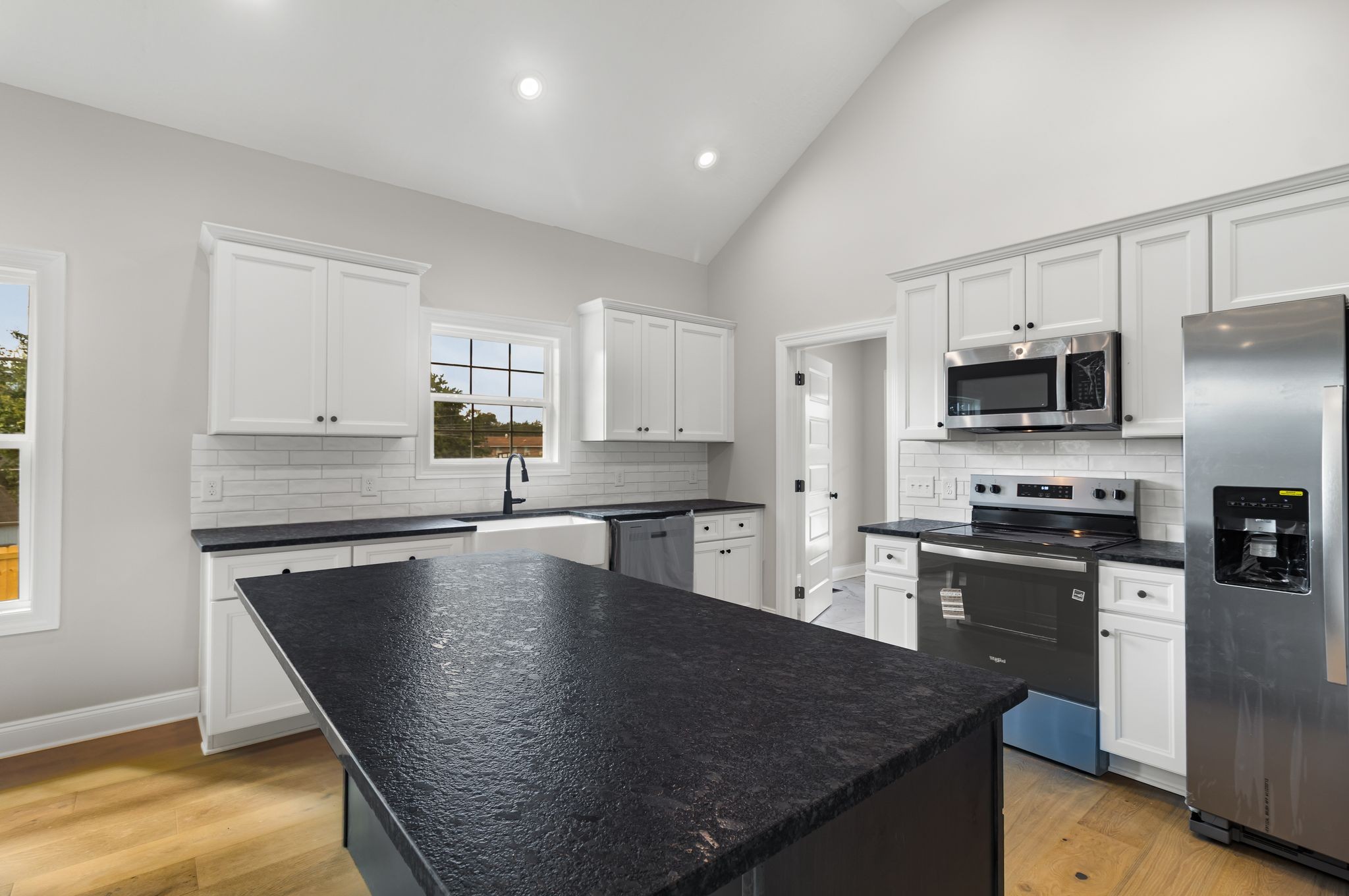 303 Lee Ln