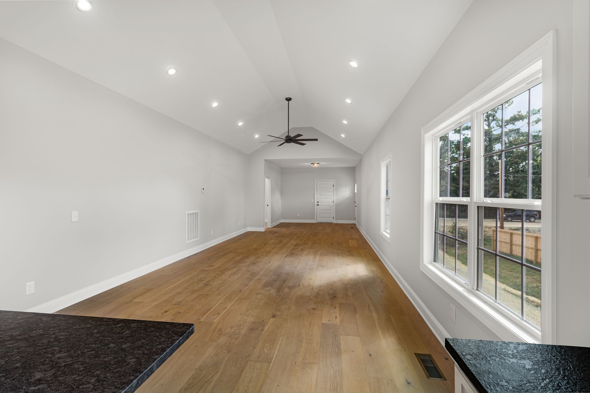 303 Lee Ln