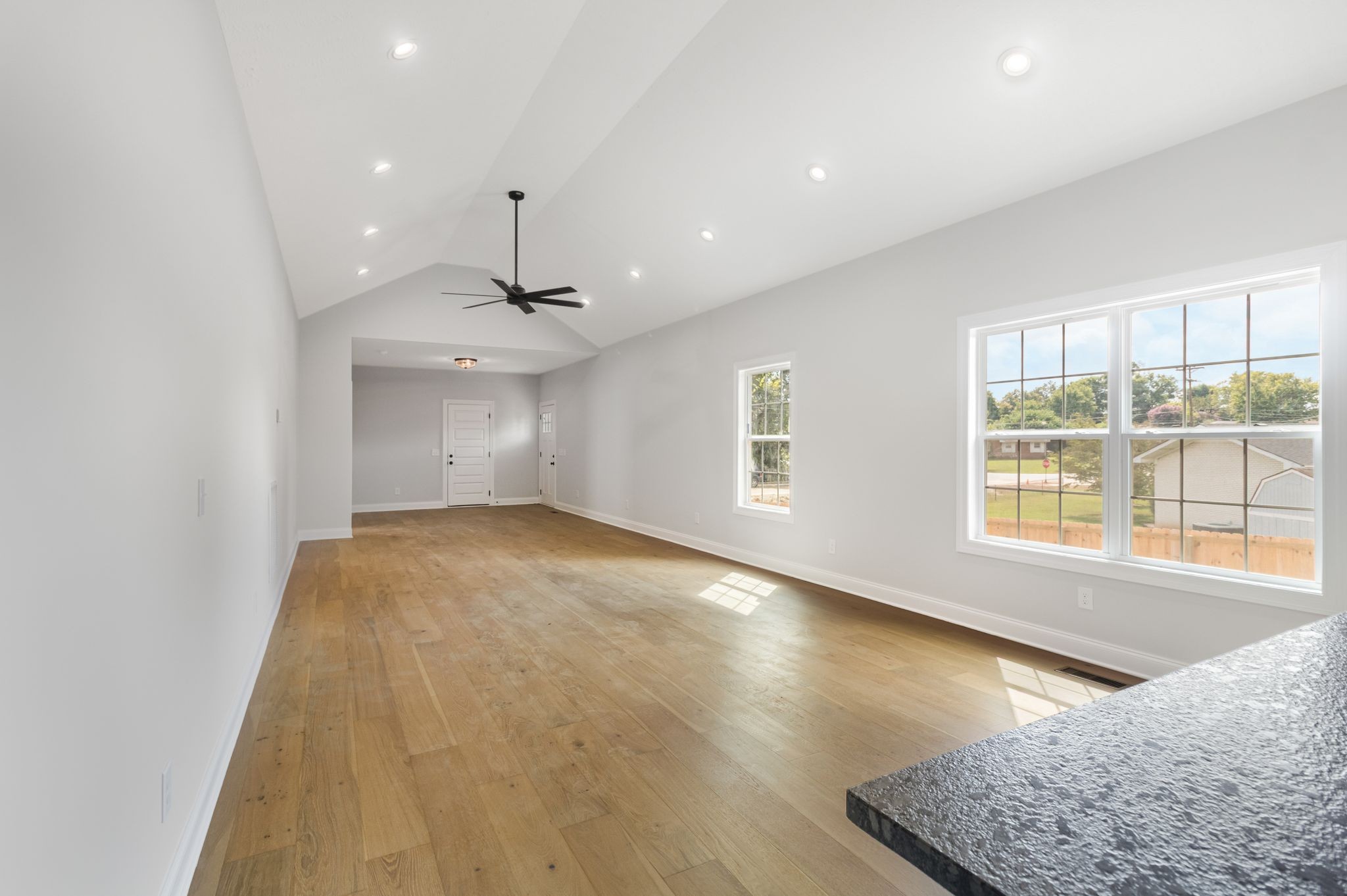 303 Lee Ln