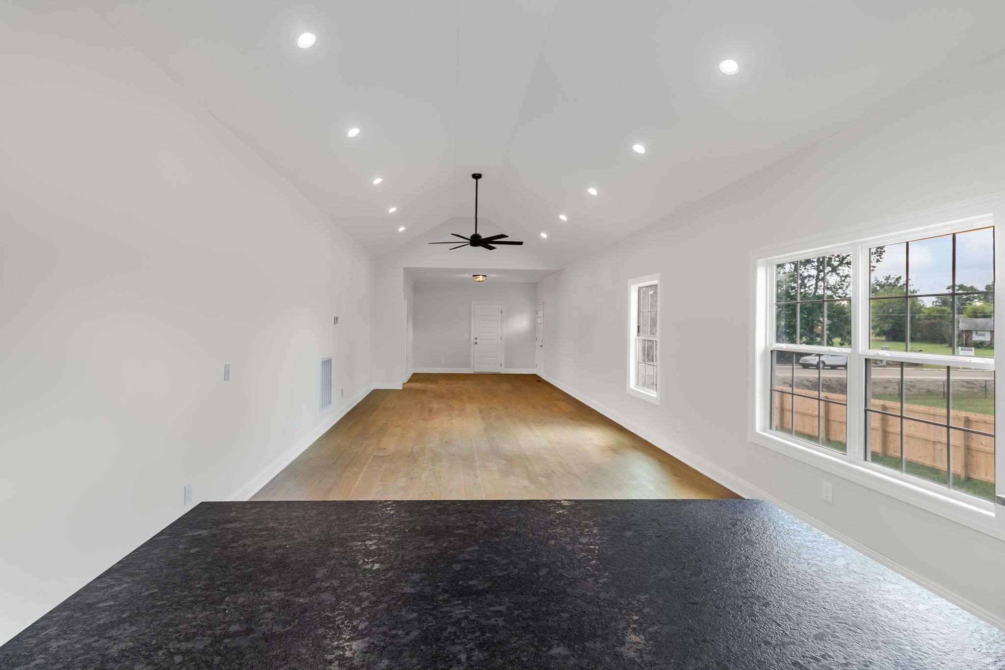 303 Lee Ln