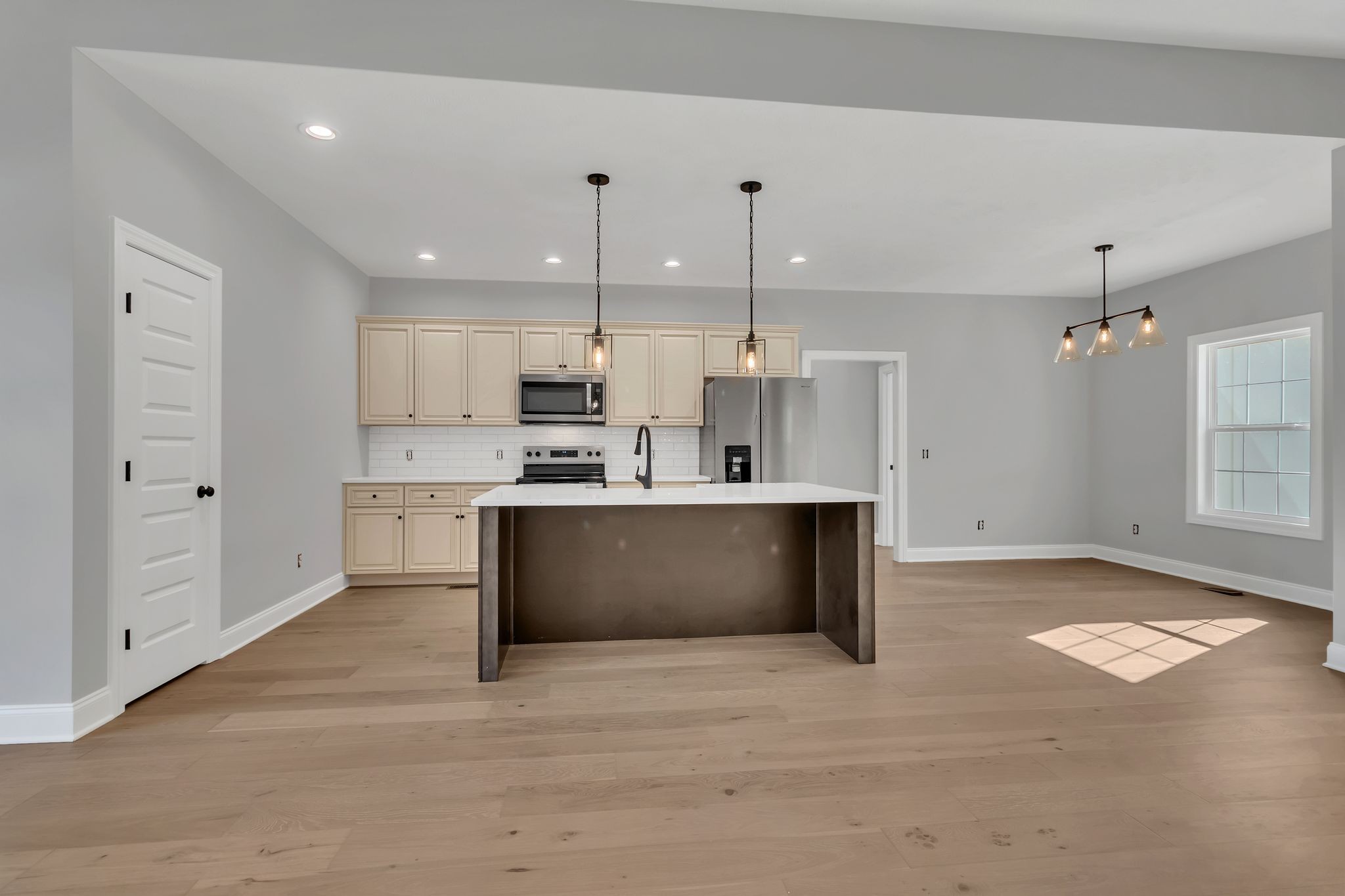 114 Stonebrook Dr