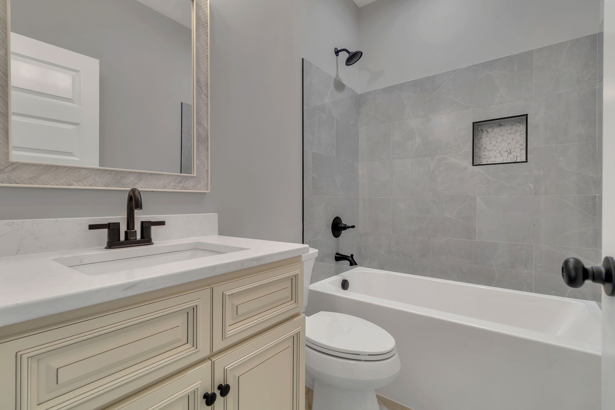 114 Stonebrook Dr