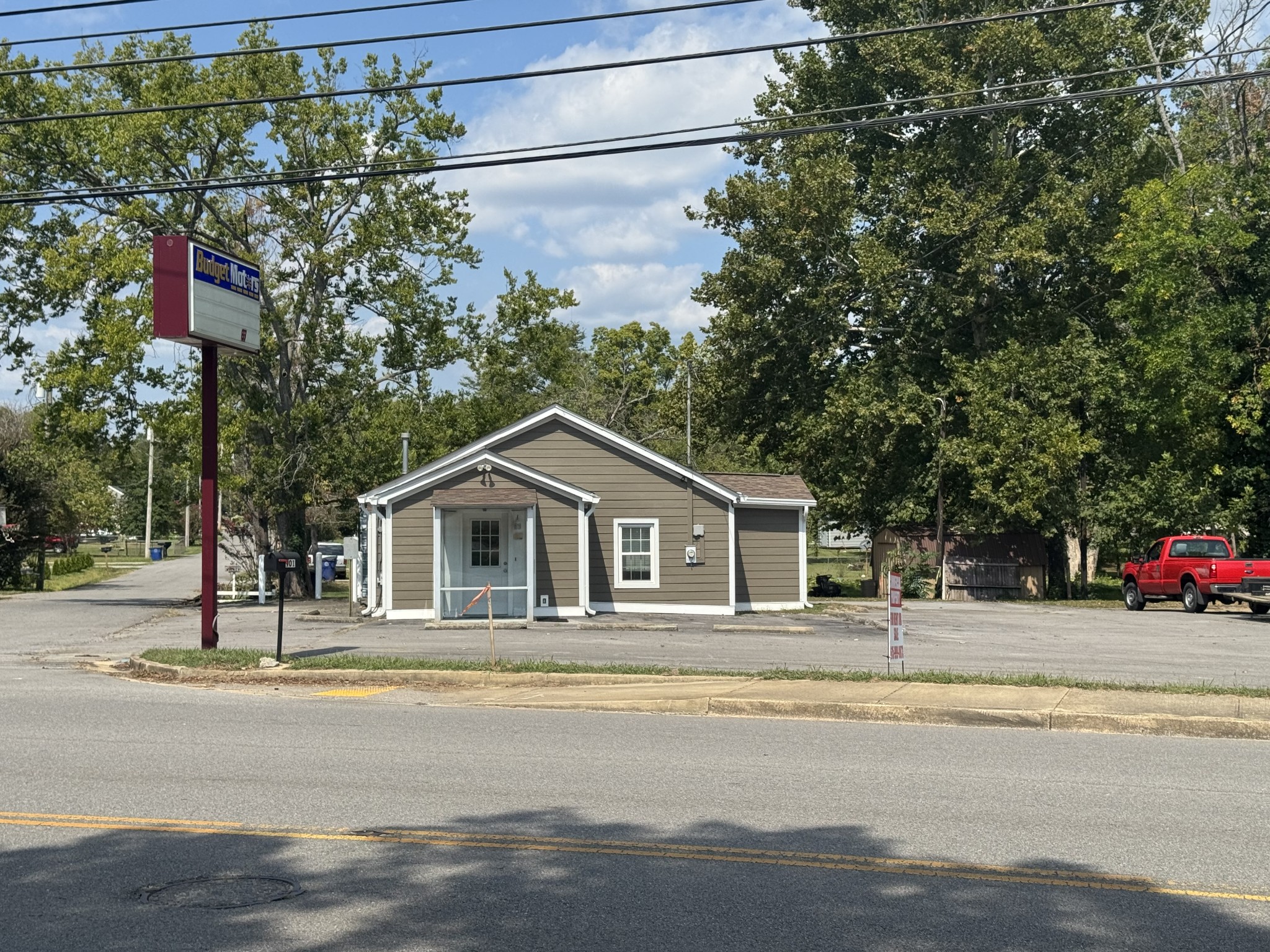 901 E Depot St