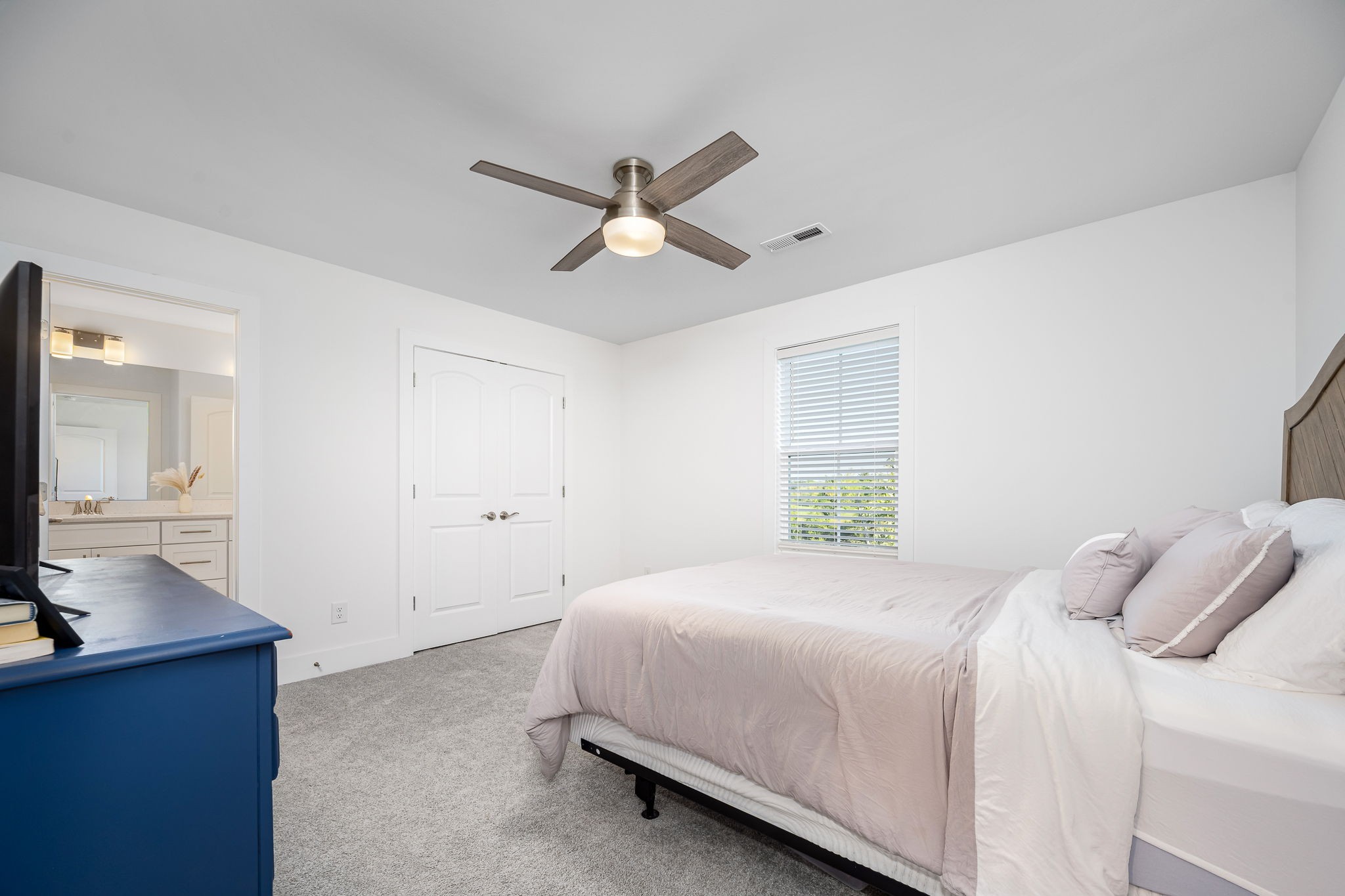 1607 Highway 130, W