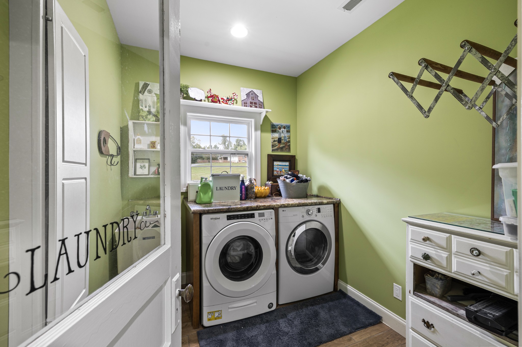 122 Laurelwood Dr