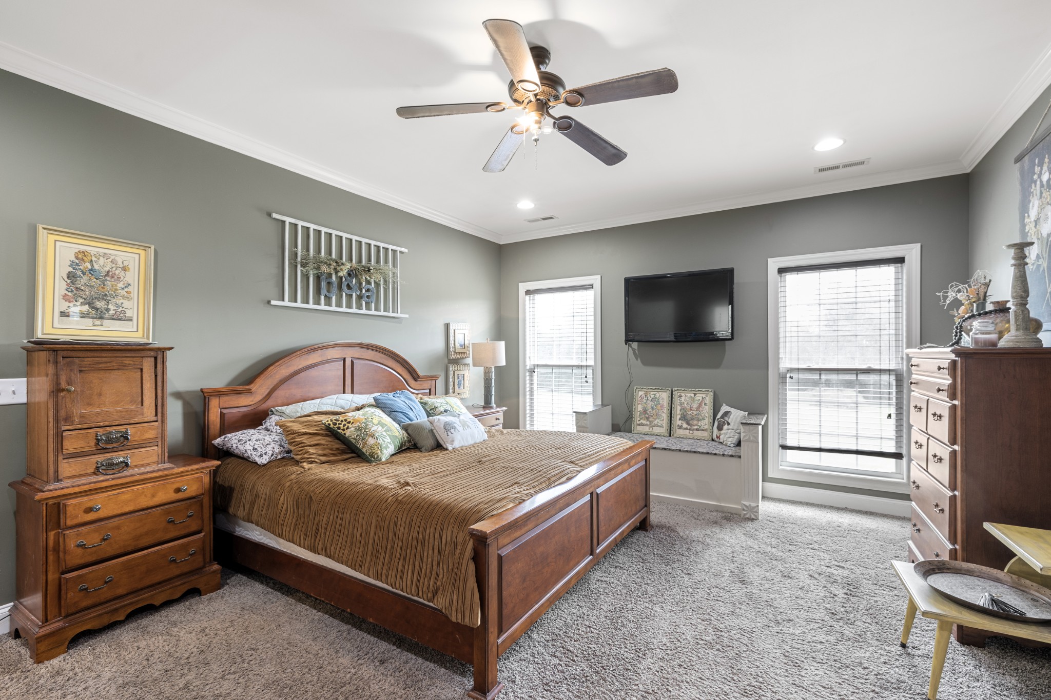 122 Laurelwood Dr
